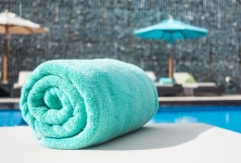towel-luxury-pool